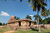 The great Chola temples of Tamil Nadu - The Brihadisvara temple of Gangaikondacholapuram. The Kailasa North (Amman) temple. 